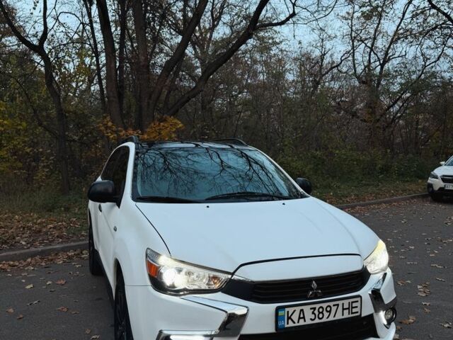 Белый Мицубиси АСХ, объемом двигателя 2 л и пробегом 249 тыс. км за 9200 $, фото 1 на Automoto.ua