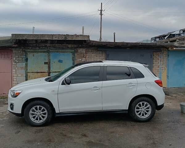 Белый Мицубиси АСХ, объемом двигателя 2 л и пробегом 146 тыс. км за 13000 $, фото 1 на Automoto.ua