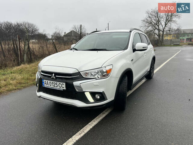 Белый Мицубиси АСХ, объемом двигателя 2 л и пробегом 91 тыс. км за 17700 $, фото 1 на Automoto.ua