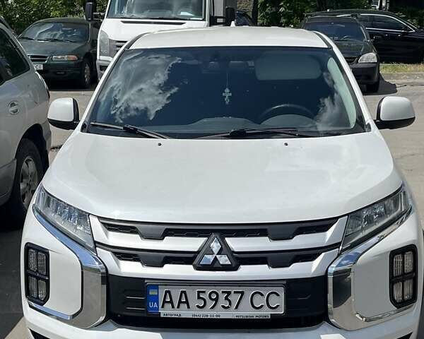 Белый Мицубиси АСХ, объемом двигателя 1.59 л и пробегом 118 тыс. км за 16200 $, фото 1 на Automoto.ua