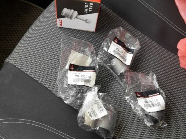 Черный Мицубиси АСХ, объемом двигателя 2 л и пробегом 210 тыс. км за 7500 $, фото 1 на Automoto.ua