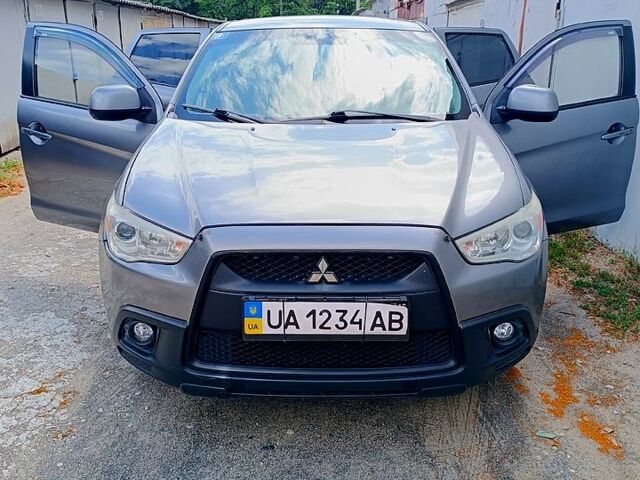 Серый Мицубиси АСХ, объемом двигателя 1.8 л и пробегом 146 тыс. км за 9900 $, фото 1 на Automoto.ua