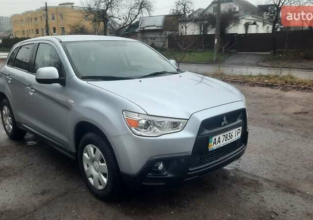 Серый Мицубиси АСХ, объемом двигателя 1.6 л и пробегом 214 тыс. км за 7700 $, фото 1 на Automoto.ua