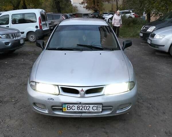 Міцубісі Харизма 1998 у Львові на Automoto.ua Сірий Міцубісі Харизма, об'ємом двигуна 1.6 л та пробігом 300 тис. км за 1500 $, фото 1 на Automoto.ua