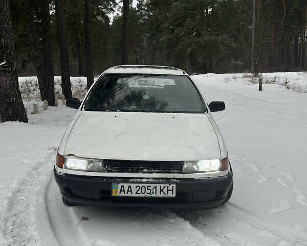 Білий Міцубісі Кольт, об'ємом двигуна 1.3 л та пробігом 300 тис. км за 650 $, фото 1 на Automoto.ua