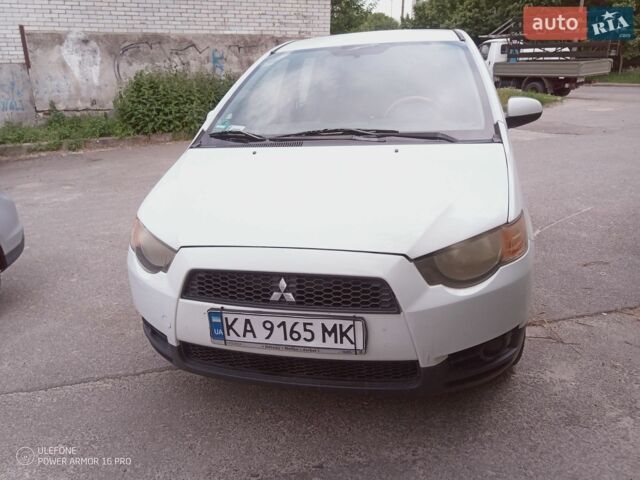 Белый Мицубиси Кольт, объемом двигателя 1.33 л и пробегом 293 тыс. км за 4600 $, фото 1 на Automoto.ua