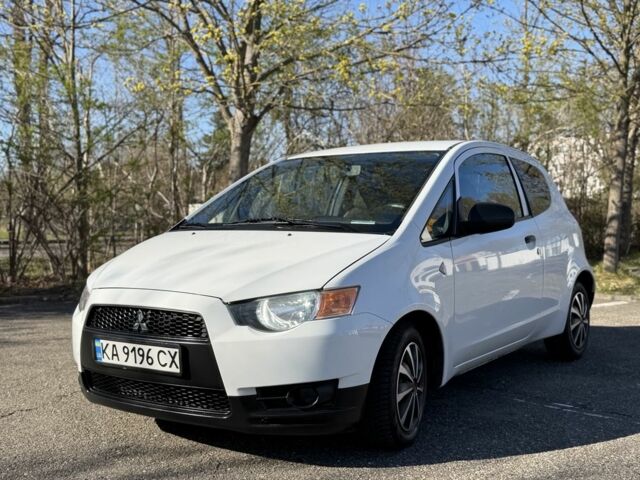 Белый Мицубиси Кольт, объемом двигателя 1.1 л и пробегом 151 тыс. км за 5799 $, фото 1 на Automoto.ua