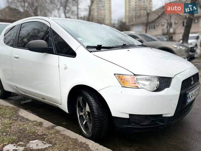 Белый Мицубиси Кольт, объемом двигателя 1.1 л и пробегом 150 тыс. км за 4500 $, фото 1 на Automoto.ua