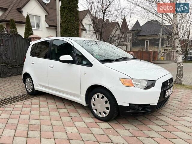 Белый Мицубиси Кольт, объемом двигателя 1.3 л и пробегом 122 тыс. км за 5600 $, фото 1 на Automoto.ua