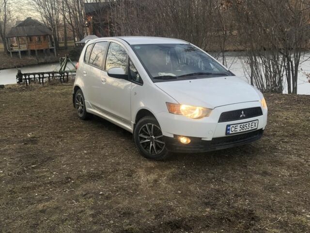 Белый Мицубиси Кольт, объемом двигателя 1.3 л и пробегом 140 тыс. км за 5700 $, фото 1 на Automoto.ua