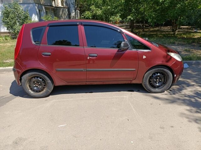 Червоний Міцубісі Кольт, об'ємом двигуна 1.3 л та пробігом 220 тис. км за 3190 $, фото 1 на Automoto.ua