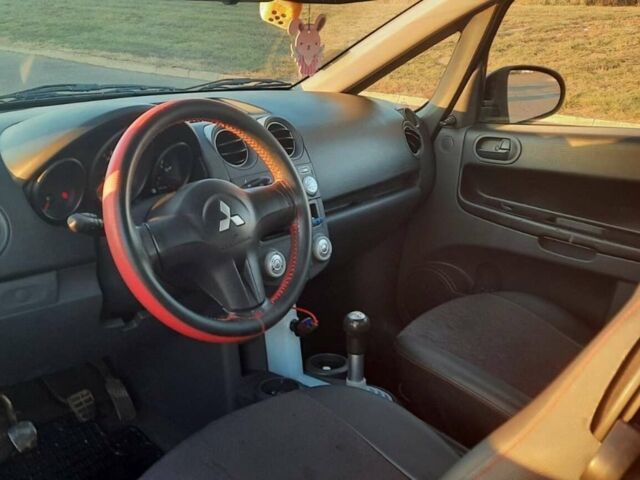 Червоний Міцубісі Кольт, об'ємом двигуна 1.1 л та пробігом 240 тис. км за 3700 $, фото 1 на Automoto.ua