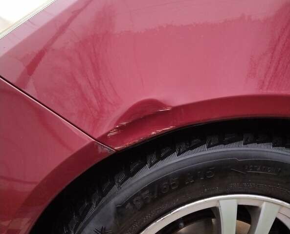 Красный Мицубиси Кольт, объемом двигателя 1.33 л и пробегом 153 тыс. км за 4700 $, фото 1 на Automoto.ua