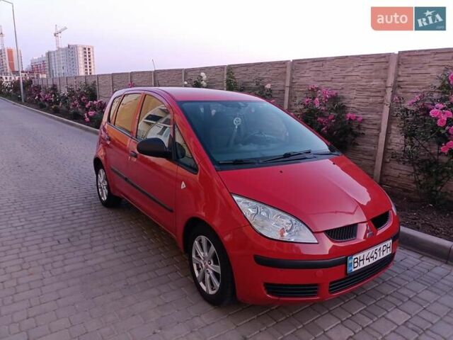 Красный Мицубиси Кольт, объемом двигателя 1.33 л и пробегом 207 тыс. км за 4300 $, фото 1 на Automoto.ua