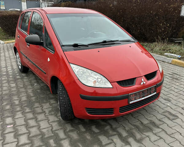 Красный Мицубиси Кольт, объемом двигателя 1.3 л и пробегом 90 тыс. км за 5400 $, фото 1 на Automoto.ua