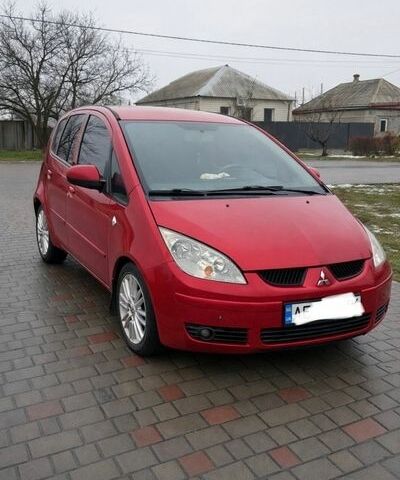 Красный Мицубиси Кольт, объемом двигателя 1.5 л и пробегом 191 тыс. км за 4000 $, фото 1 на Automoto.ua