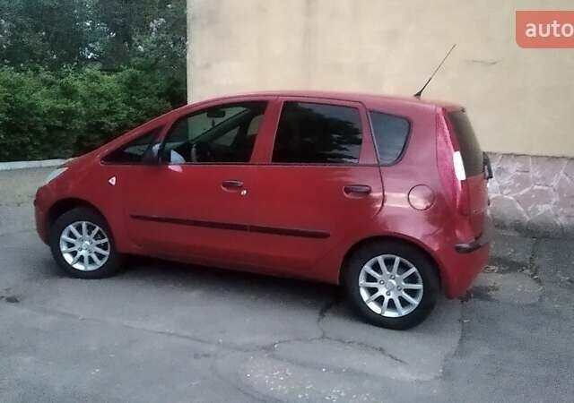 Красный Мицубиси Кольт, объемом двигателя 1.3 л и пробегом 150 тыс. км за 4600 $, фото 1 на Automoto.ua
