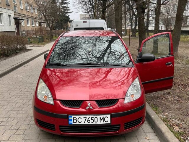 Красный Мицубиси Кольт, объемом двигателя 1.3 л и пробегом 190 тыс. км за 5000 $, фото 1 на Automoto.ua