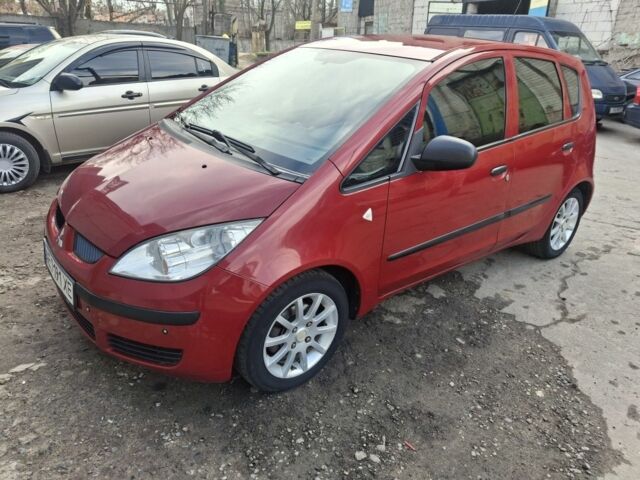 Красный Мицубиси Кольт, объемом двигателя 1.3 л и пробегом 141 тыс. км за 3800 $, фото 1 на Automoto.ua