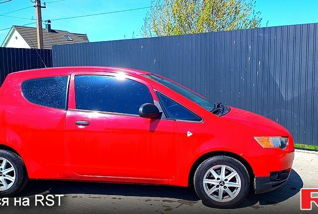 Красный Мицубиси Кольт, объемом двигателя 1.1 л и пробегом 171 тыс. км за 4900 $, фото 1 на Automoto.ua