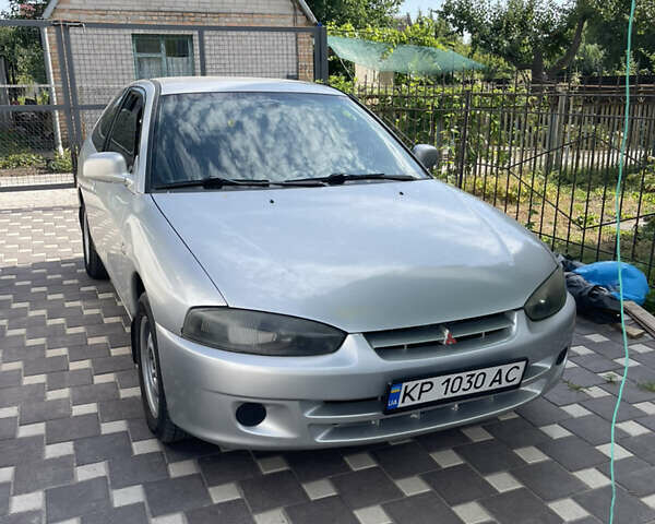 Серый Мицубиси Кольт, объемом двигателя 1.6 л и пробегом 197 тыс. км за 4000 $, фото 1 на Automoto.ua