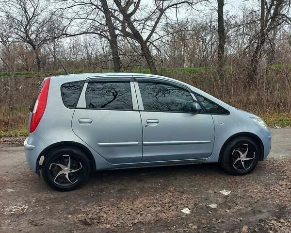 Серый Мицубиси Кольт, объемом двигателя 1.5 л и пробегом 179 тыс. км за 4700 $, фото 1 на Automoto.ua