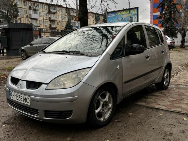 Серый Мицубиси Кольт, объемом двигателя 1.3 л и пробегом 350 тыс. км за 3100 $, фото 1 на Automoto.ua