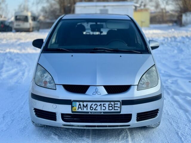 Серый Мицубиси Кольт, объемом двигателя 1.3 л и пробегом 191 тыс. км за 3250 $, фото 1 на Automoto.ua