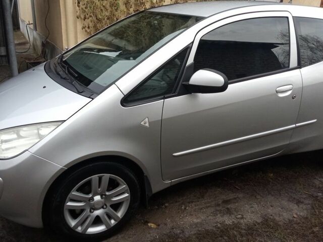 Серый Мицубиси Кольт, объемом двигателя 1.3 л и пробегом 147 тыс. км за 3200 $, фото 1 на Automoto.ua