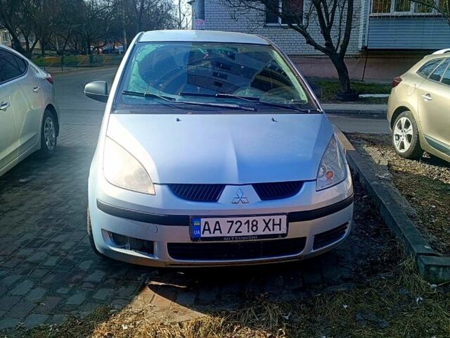 Серый Мицубиси Кольт, объемом двигателя 1.3 л и пробегом 198 тыс. км за 4000 $, фото 1 на Automoto.ua