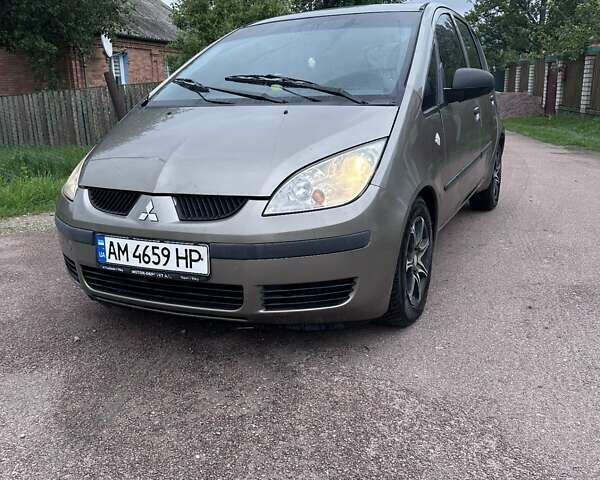 Серый Мицубиси Кольт, объемом двигателя 1.3 л и пробегом 341 тыс. км за 3550 $, фото 1 на Automoto.ua