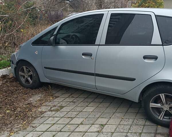 Сірий Міцубісі Кольт, об'ємом двигуна 1.3 л та пробігом 65 тис. км за 3000 $, фото 1 на Automoto.ua