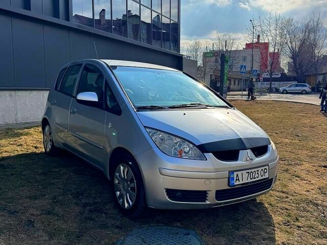 Серый Мицубиси Кольт, объемом двигателя 1.5 л и пробегом 280 тыс. км за 3799 $, фото 1 на Automoto.ua