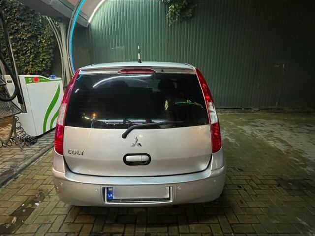 Сірий Міцубісі Кольт, об'ємом двигуна 1.5 л та пробігом 198 тис. км за 4800 $, фото 1 на Automoto.ua