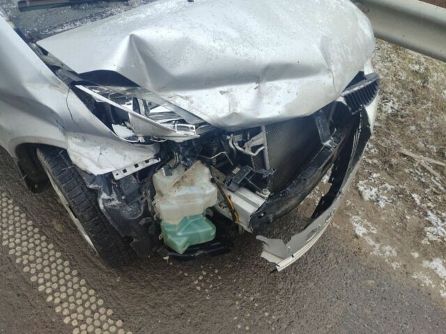 Серый Мицубиси Кольт, объемом двигателя 1.3 л и пробегом 210 тыс. км за 1500 $, фото 1 на Automoto.ua