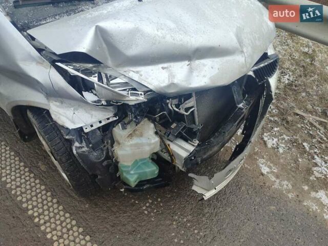 Серый Мицубиси Кольт, объемом двигателя 1.3 л и пробегом 250 тыс. км за 1600 $, фото 1 на Automoto.ua