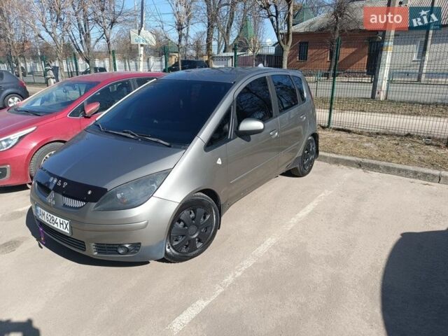 Серый Мицубиси Кольт, объемом двигателя 1.33 л и пробегом 246 тыс. км за 4300 $, фото 1 на Automoto.ua