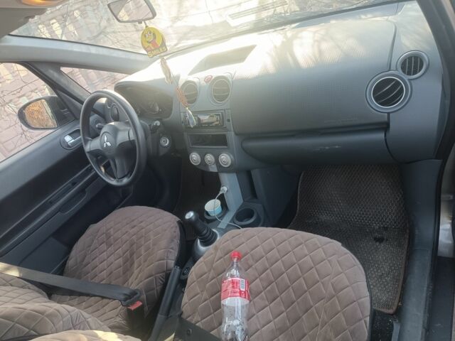 Серый Мицубиси Кольт, объемом двигателя 1.3 л и пробегом 147 тыс. км за 3850 $, фото 1 на Automoto.ua