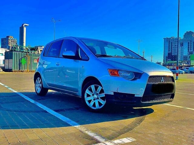 Серый Мицубиси Кольт, объемом двигателя 1.3 л и пробегом 150 тыс. км за 6200 $, фото 1 на Automoto.ua