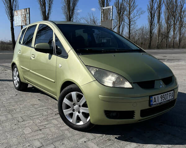 Зеленый Мицубиси Кольт, объемом двигателя 1.5 л и пробегом 258 тыс. км за 4800 $, фото 1 на Automoto.ua