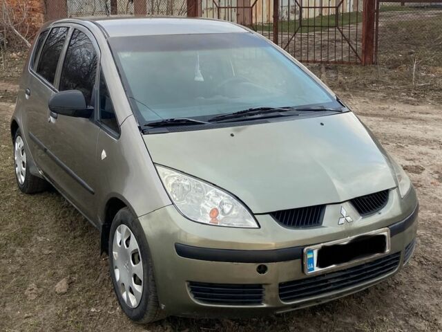 Зеленый Мицубиси Кольт, объемом двигателя 1.3 л и пробегом 180 тыс. км за 3300 $, фото 1 на Automoto.ua