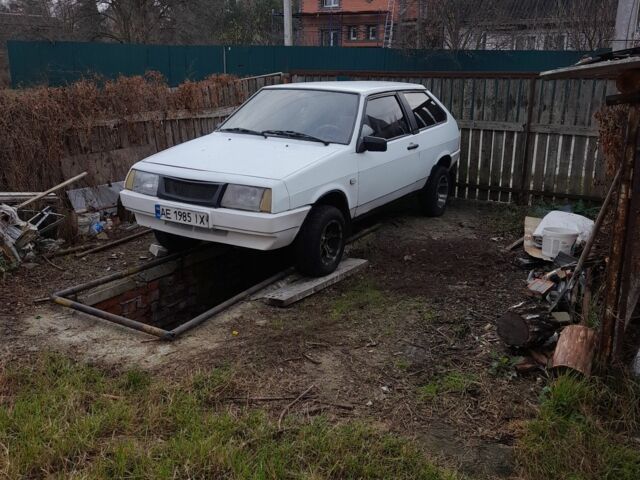 Белый Мицубиси Диамант, объемом двигателя 1.5 л и пробегом 50 тыс. км за 309 $, фото 1 на Automoto.ua