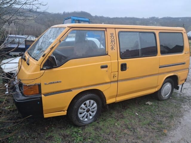 Жовтий Міцубісі Інша, об'ємом двигуна 1.9 л та пробігом 300 тис. км за 1064 $, фото 1 на Automoto.ua