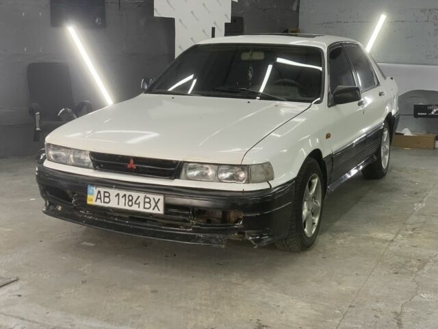 Білий Міцубісі Галант, об'ємом двигуна 2 л та пробігом 360 тис. км за 500 $, фото 1 на Automoto.ua