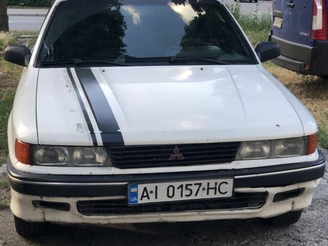 Белый Мицубиси Галант, объемом двигателя 1.8 л и пробегом 386 тыс. км за 1200 $, фото 1 на Automoto.ua