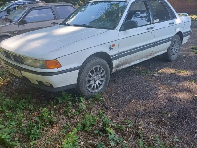 Белый Мицубиси Галант, объемом двигателя 1.8 л и пробегом 447 тыс. км за 1200 $, фото 1 на Automoto.ua