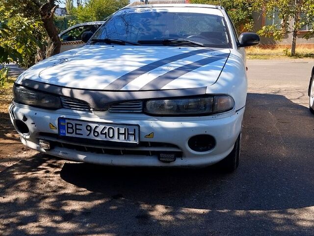 Белый Мицубиси Галант, объемом двигателя 1.8 л и пробегом 372 тыс. км за 1400 $, фото 1 на Automoto.ua