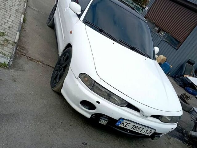 Белый Мицубиси Галант, объемом двигателя 1.8 л и пробегом 216 тыс. км за 1500 $, фото 1 на Automoto.ua