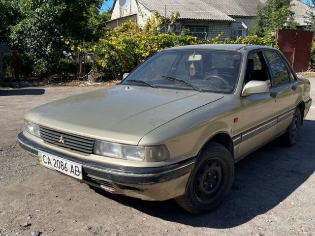 Бежевый Мицубиси Галант, объемом двигателя 1.8 л и пробегом 70 тыс. км за 700 $, фото 1 на Automoto.ua