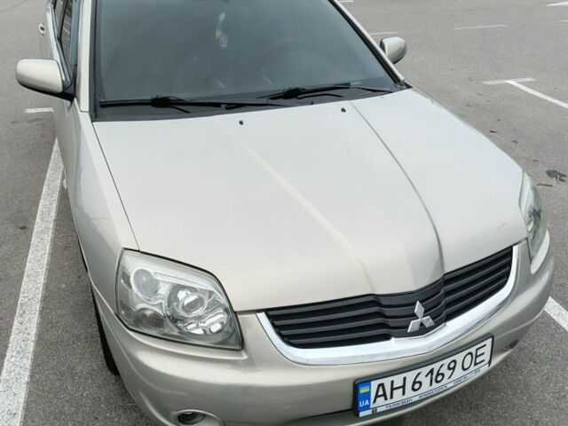 Бежевый Мицубиси Галант, объемом двигателя 2.4 л и пробегом 320 тыс. км за 5000 $, фото 1 на Automoto.ua